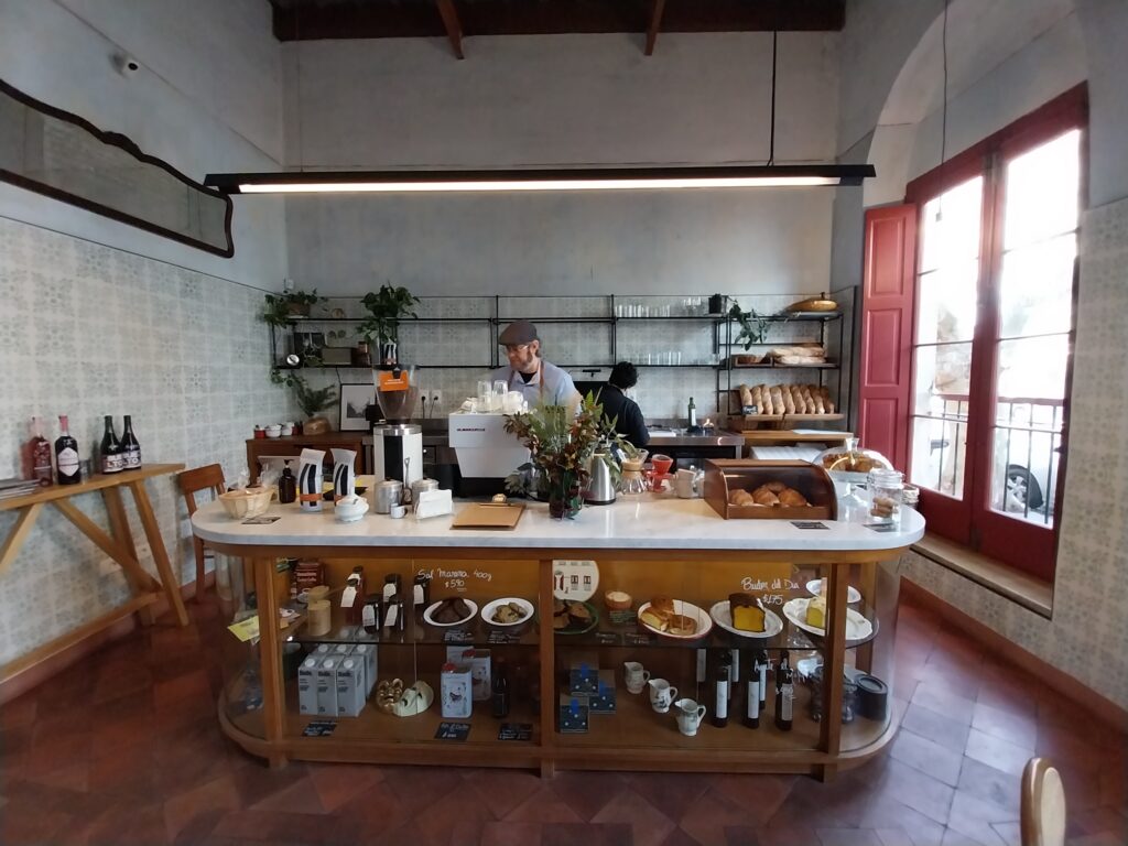 Albertine Cafe in Colonia el Sacramento in Uruguay with Glaminess Luxury Travel